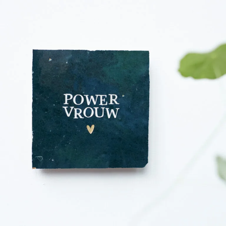 Tegel Powervrouw