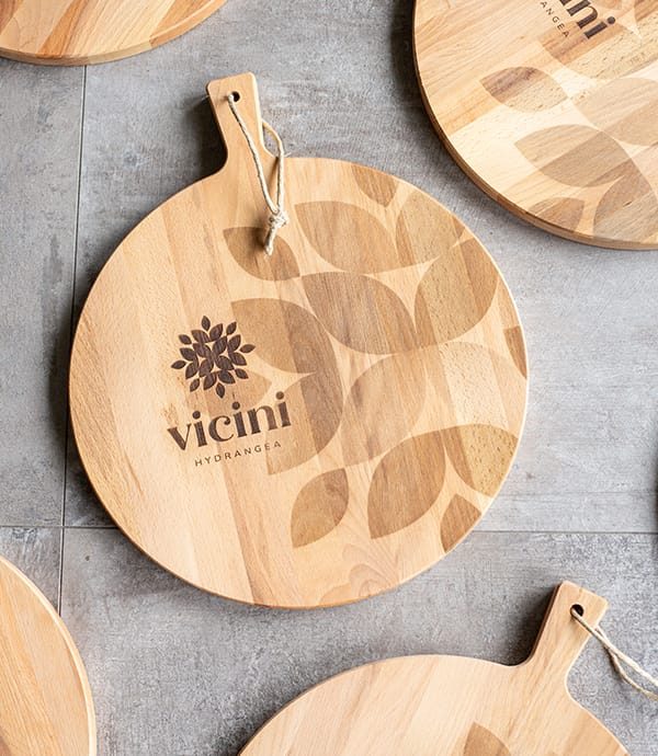 Borrelplanken rond Vicini relatiegeschenk 600x690